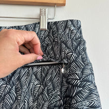 Load image into Gallery viewer, Daily Sports Patterned Layered Mid Rise Pull On Golf Skort Black L