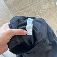 Load image into Gallery viewer, Athleta Hudson Board Ravel Shorts Black 6T