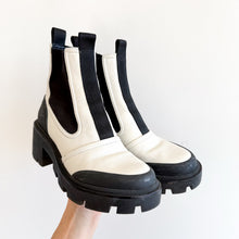 Load image into Gallery viewer, Tory Burch Chelsea Lug Sole Leather Pull On Ankle Boots White/Black 9