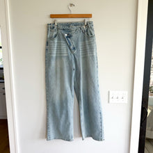 Load image into Gallery viewer, Commense Asymmetric Waist Wide-Leg Jeans Light Wash L NWT