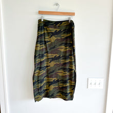 Load image into Gallery viewer, Sundry for Evereve Siene Camo Side Slit Midi Skirt Green XL