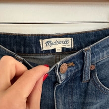 Load image into Gallery viewer, Madewell High Rise Denim Cuffed Stretch Jean Shorts in Blue 25