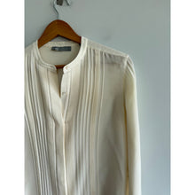 Load image into Gallery viewer, Vince Silk Pintuck Long Sleeve Button Front Blouse Cream 2
