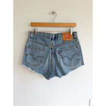 Load image into Gallery viewer, Levi's 505 Cotton Denim Mid Rise Raw Hem Casual Cut-Off Shorts Blue 32