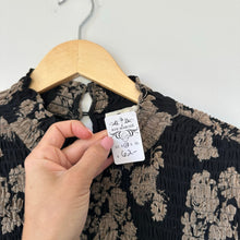 Load image into Gallery viewer, Mystree Smocked Floral Blouse Black Tan M NWT