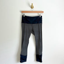 Load image into Gallery viewer, Lululemon Runday Crop First Release)Striped Running Leggings Black/White 4