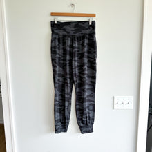 Load image into Gallery viewer, Athleta Salutation Camo Jogger Gray/Black M