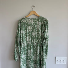 Load image into Gallery viewer, SUMMERSALT The Cinched Waist Caftan Dress Vintage Floral in Ivy S