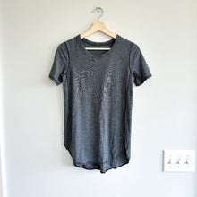 Load image into Gallery viewer, Lululemon Om Short Sleeve Tee Micro Stripe Black White 4