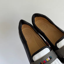 Load image into Gallery viewer, Royal Albartross Chelsea Leather Kiltie Fringe Spikeless Low Top Golf Loafers