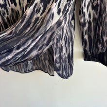 Load image into Gallery viewer, Elie Tahari Ingunn Animal Print Long Sleeve Button Up Shirt Black L