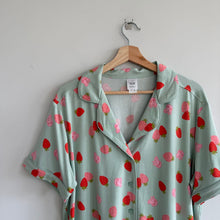 Load image into Gallery viewer, Hanna Andersson Peppa Pig Short Sleeve HannaSoft Pajama Top Green L