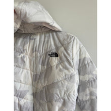 Load image into Gallery viewer, The North Face Camouflage Pattern Zip Up Outdoor Puffer Jacket Gray White M