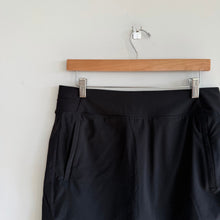 Load image into Gallery viewer, Athleta Brooklyn 16" Mid Rise Skort Black 10