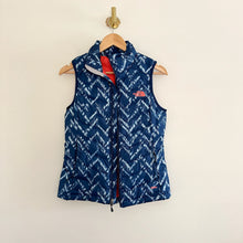 Load image into Gallery viewer, The North Face Flare Down Patterned Zip Up Mock Neck Puffer Vest Blue XS