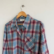 Load image into Gallery viewer, Sadie & Sage Plaid Pattern Flannel Casual Button Up Shirt Blue Red M