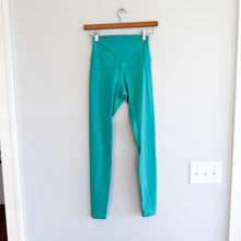 Load image into Gallery viewer, Lululemon Align High Rise Pant with Pockets 25" Yoga Leggings Kelly Green 4