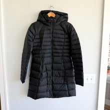Load image into Gallery viewer, Lululemon Brave The Cold Zip Up Hooded Mid-Length Puffer Jacket Black 8