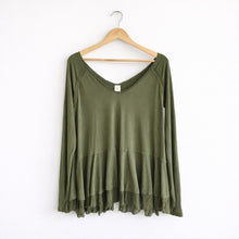 Load image into Gallery viewer, We The Free Free People Ribbed Oversized Top Moss S NWT