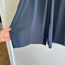 Load image into Gallery viewer, VINCE Wide Leg Satin Pull On Cropped Pants Blue M