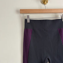 Load image into Gallery viewer, Lululemon About That Base High Rise Tight Black / Tender Violet 4