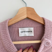 Load image into Gallery viewer, Antik Batik Alpaca Blend Crew Knit Long Sleeve Button Shoulder Sweater Pink S