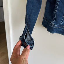 Load image into Gallery viewer, AG Adriano Goldschmied Robyn Slim Trucker Denim Jacket Dark Wash Blue M BW20567