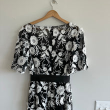 Load image into Gallery viewer, Lotus Threads Short Sleeve Floral Embroidered Gown Black/White 16 NWT