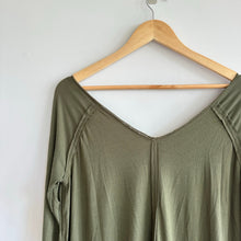 Load image into Gallery viewer, We The Free Free People Ribbed Oversized Top Moss S NWT