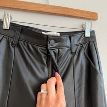 Load image into Gallery viewer, Abercrombie & Fitch The Skinny Ultra High Rise Faux Leather Pants Black 28