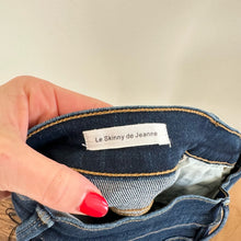 Load image into Gallery viewer, FRAME Le Skinny de Jeanne Raw Hem Jeans in Sutter 30