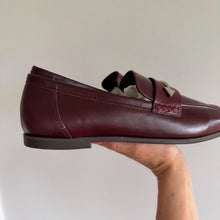 Load image into Gallery viewer, Schutz Desmond Caseina Leather Square Toe Flat Loafer Vino Rubi 8.5 NIB