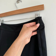 Load image into Gallery viewer, ST. JOHN Caviar Emma Liquid Satin Side Zip Pants Black 10