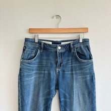 Load image into Gallery viewer, Anthropologie Pilcro and the Letterpress EM Straight Jeans 27