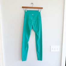 Load image into Gallery viewer, Lululemon Align High Rise Pant with Pockets 25" Yoga Leggings Kelly Green 4