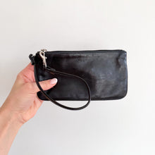 Load image into Gallery viewer, Coach Corner Zip Lined Rectangle Leather Wristlet Black One Size