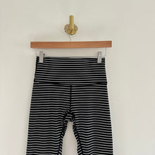 Load image into Gallery viewer, Lululemon Wunder Under High-Rise Tight *Luxtreme 28" Leggings Black/White 6