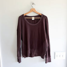 Load image into Gallery viewer, Offline by Aerie Oversized Scoop Neck Waffle Knit Pullover Sweatshirt Brown M
