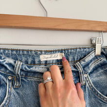 Load image into Gallery viewer, Unpublished Denim High Rise Pockets Button-Fly Straight Jeans Blue 32