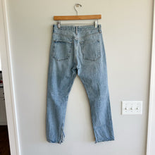 Load image into Gallery viewer, AGOLDE Jamie High Rise Classic Jeans Blue Light Wash 27