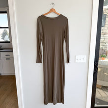 Load image into Gallery viewer, Michael Stars Ribbed V-Neck Long Sleeve Midi Dress Olive L