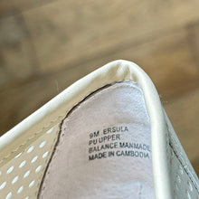 Load image into Gallery viewer, Dolce Vita Ersula Faux Leather Slip On Platform Block Log Sole Loafers Ivory 9