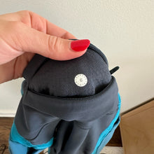Load image into Gallery viewer, Lululemon Wild Twist 7/8 Tight in Gravity Pacific Teal Blue 6 $118