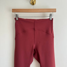 Load image into Gallery viewer, Lululemon InStill High-Rise Tight 25" in Mulled Wine 6