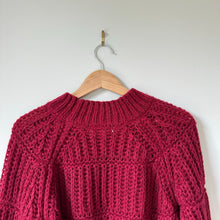 Load image into Gallery viewer, HYFVE Chunky-Knit Crew Neck Long Sleeve Cropped Pullover Sweater Red S