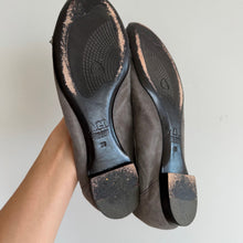 Load image into Gallery viewer, AGL Attilio Giusti Leombruni Suede Snakeskin Embossed Cap Toe Ballet Flat Gray 9