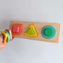 Load image into Gallery viewer, Lovevery The Realist Play Kit 19 To 21 Months Geo Shapes Puzzle