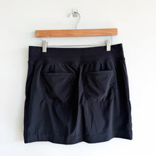 Load image into Gallery viewer, Athleta Brooklyn 16" Mid Rise Skort Black 10