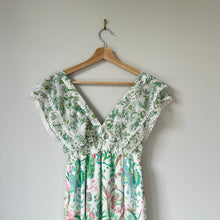 Load image into Gallery viewer, Revolve House of Harlow Zhuri Floral V-Neck Lace Trim Tiered Maxi Dress Green XS