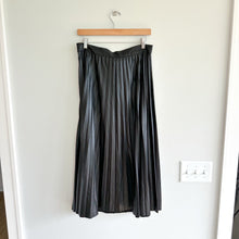 Load image into Gallery viewer, Zara Pleated Midi Skirt Black L NWT
